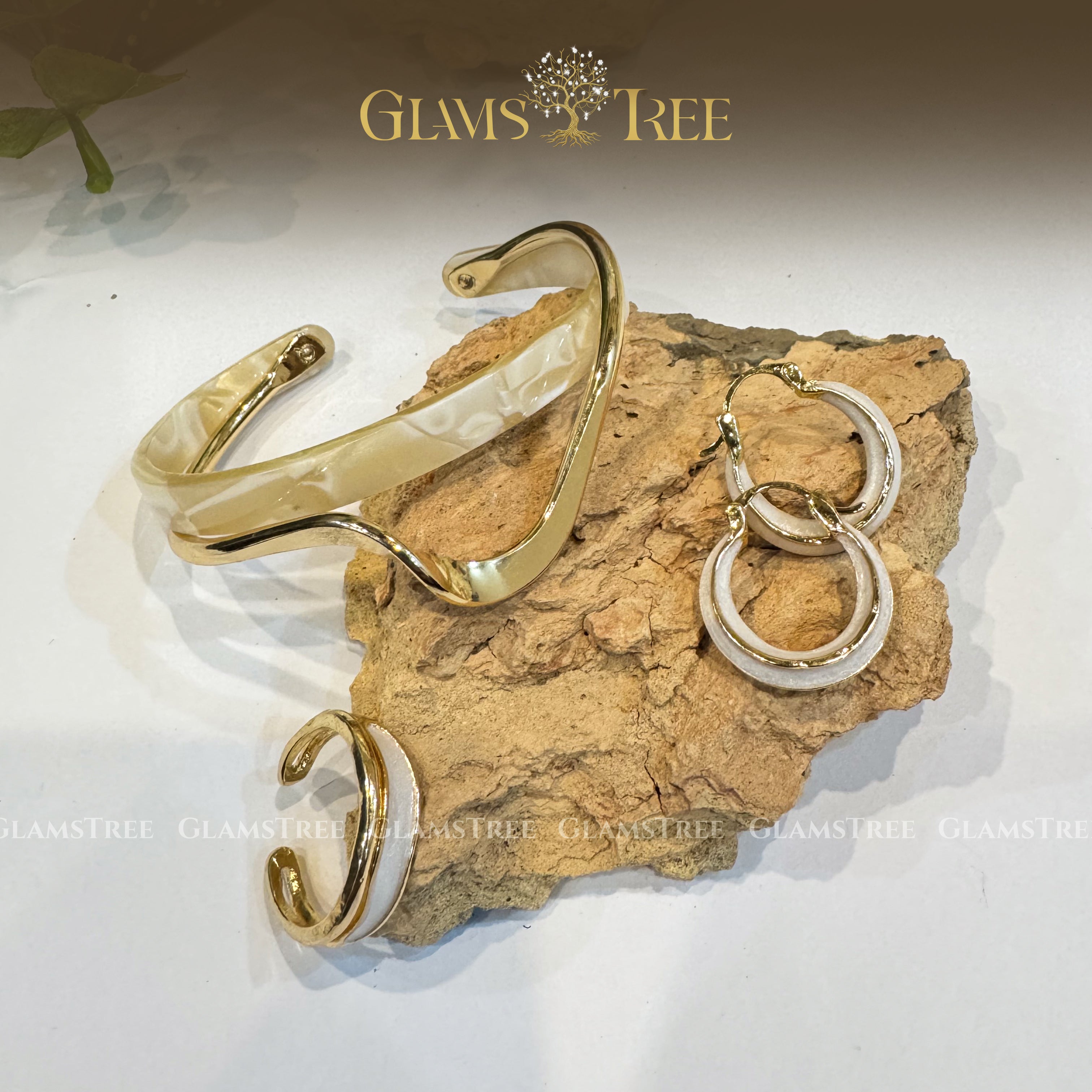 3-Piece Gold Resin Jewelry Set Bracelet, Earrings & Ring