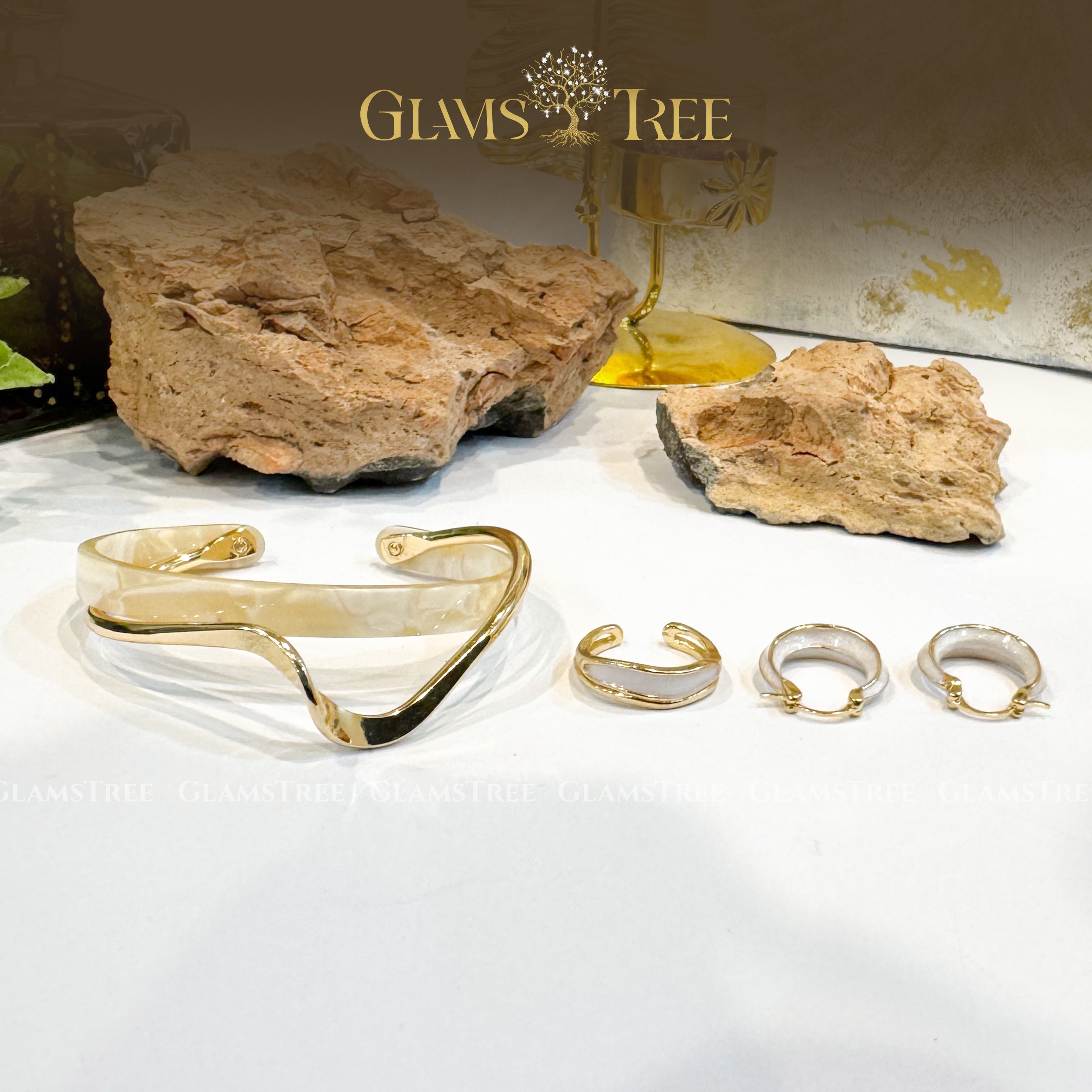 3-Piece Gold Resin Jewelry Set Bracelet, Earrings & Ring
