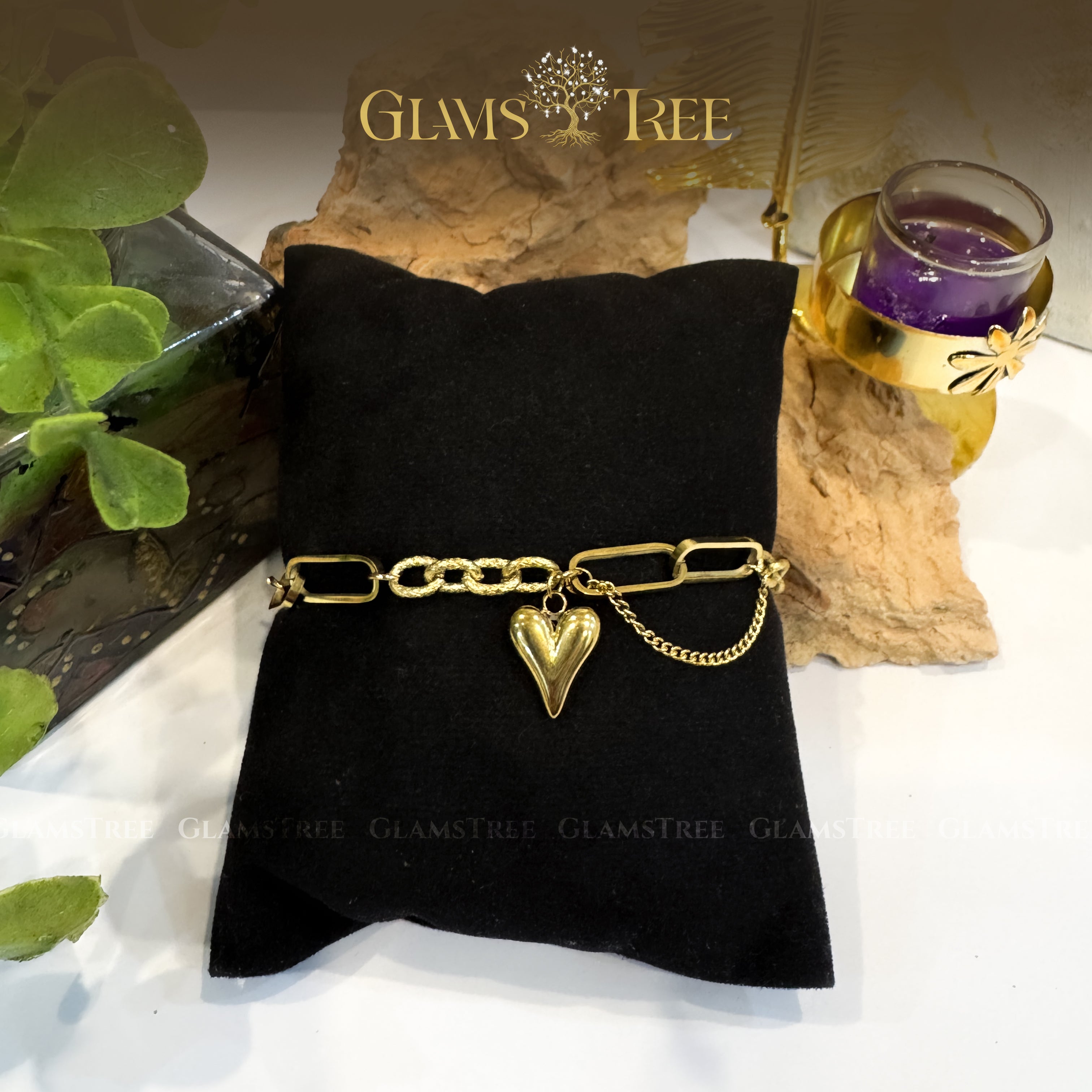 Glamstree Heart Pendant Bracelet